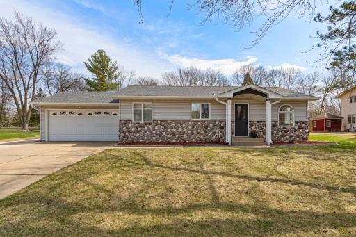 407 Columbus Avenue S, New Prague, MN 56071