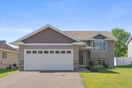 1374 Blue Jay Place, New Richmond, WI 54017