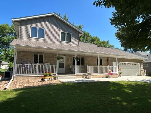 1029 Goebel Street SW, Hutchinson, MN 55350