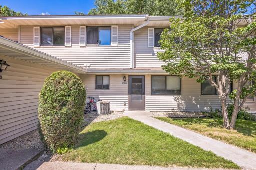 01_2683_Brookdale_Ln_Brooklyn_Park_MN_55444-Exterior-0L8A1856.jpg