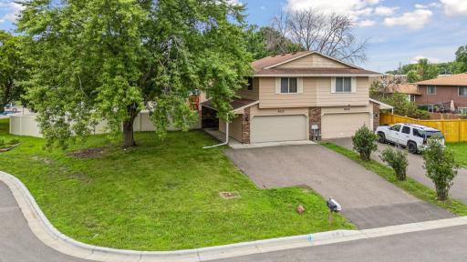 9225 29th Avenue N, Minneapolis, MN 55427