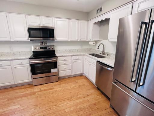 1860 Eagle Ridge Drive, W303, Mendota Heights, MN 55118