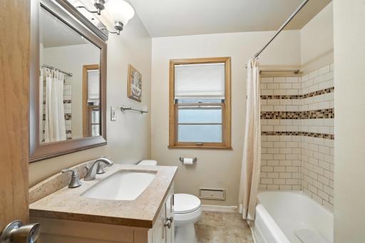 2415 Decatur Avenue S, Saint Louis Park, MN 55426