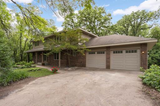 878 Lakewood Hills Road, Eagan, MN 55123