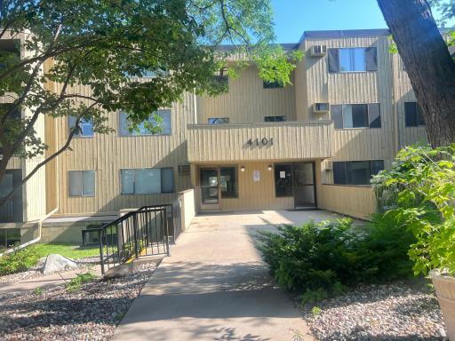4101 Parklawn Avenue, 202, Minneapolis, MN 55435