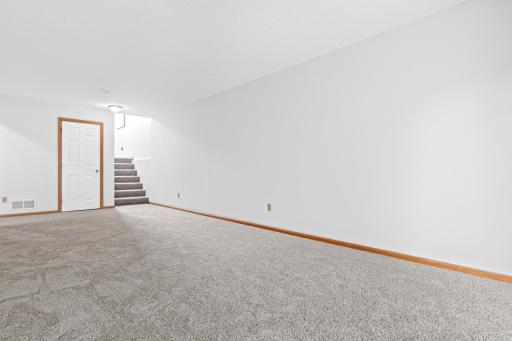 8811 Coffman Path, Inver Grove Heights, MN 55076