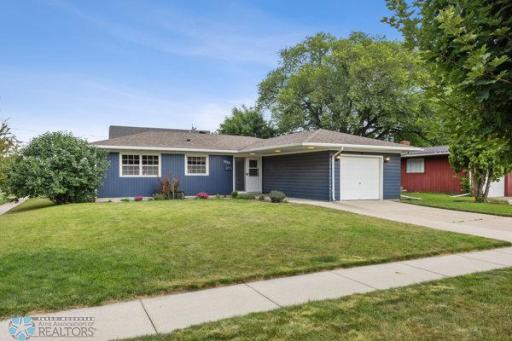 1629 10th Street S, Fargo, ND 58103