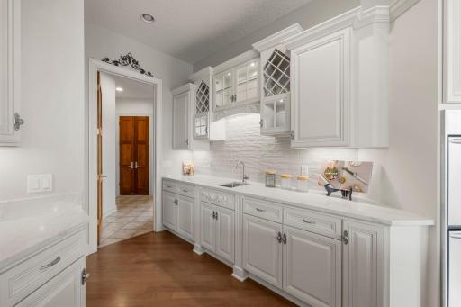 260 Calamus Circle, Medina, MN 55340