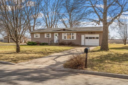 90 10th Street SE, Wells, MN 56097