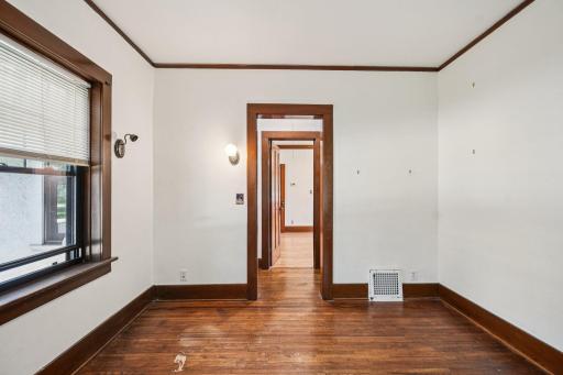 31-web-or-mls-Birch Lake Ave-S1807-031.jpg