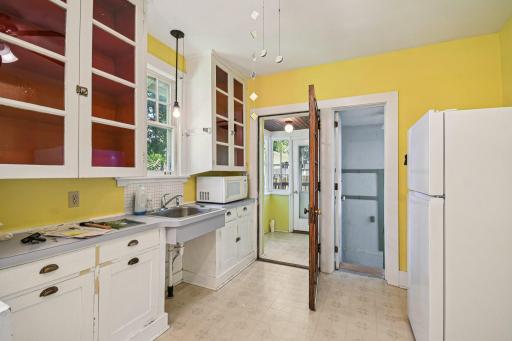 12-web-or-mls-Birch Lake Ave-S1807-012.jpg