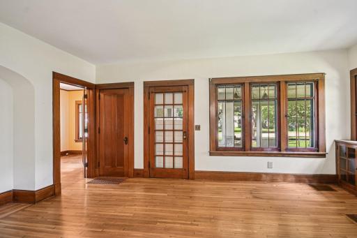 6-web-or-mls-Birch Lake Ave-S1807-006.jpg