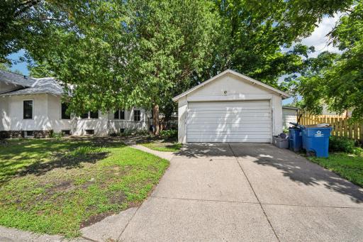 52-web-or-mls-Birch Lake Ave-S1807-052.jpg