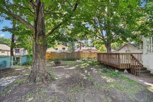 49-web-or-mls-Birch Lake Ave-S1807-049.jpg