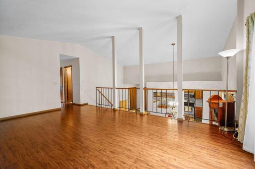 9865 Garrison Way, Eden Prairie, MN 55347