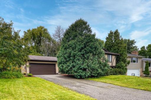 9865 Garrison Way, Eden Prairie, MN 55347