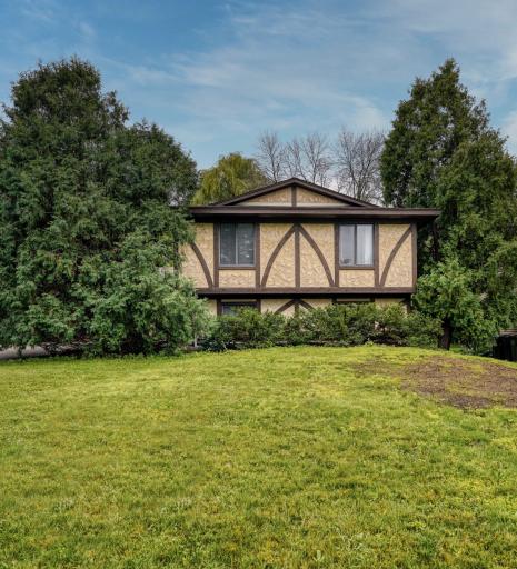 9865 Garrison Way, Eden Prairie, MN 55347