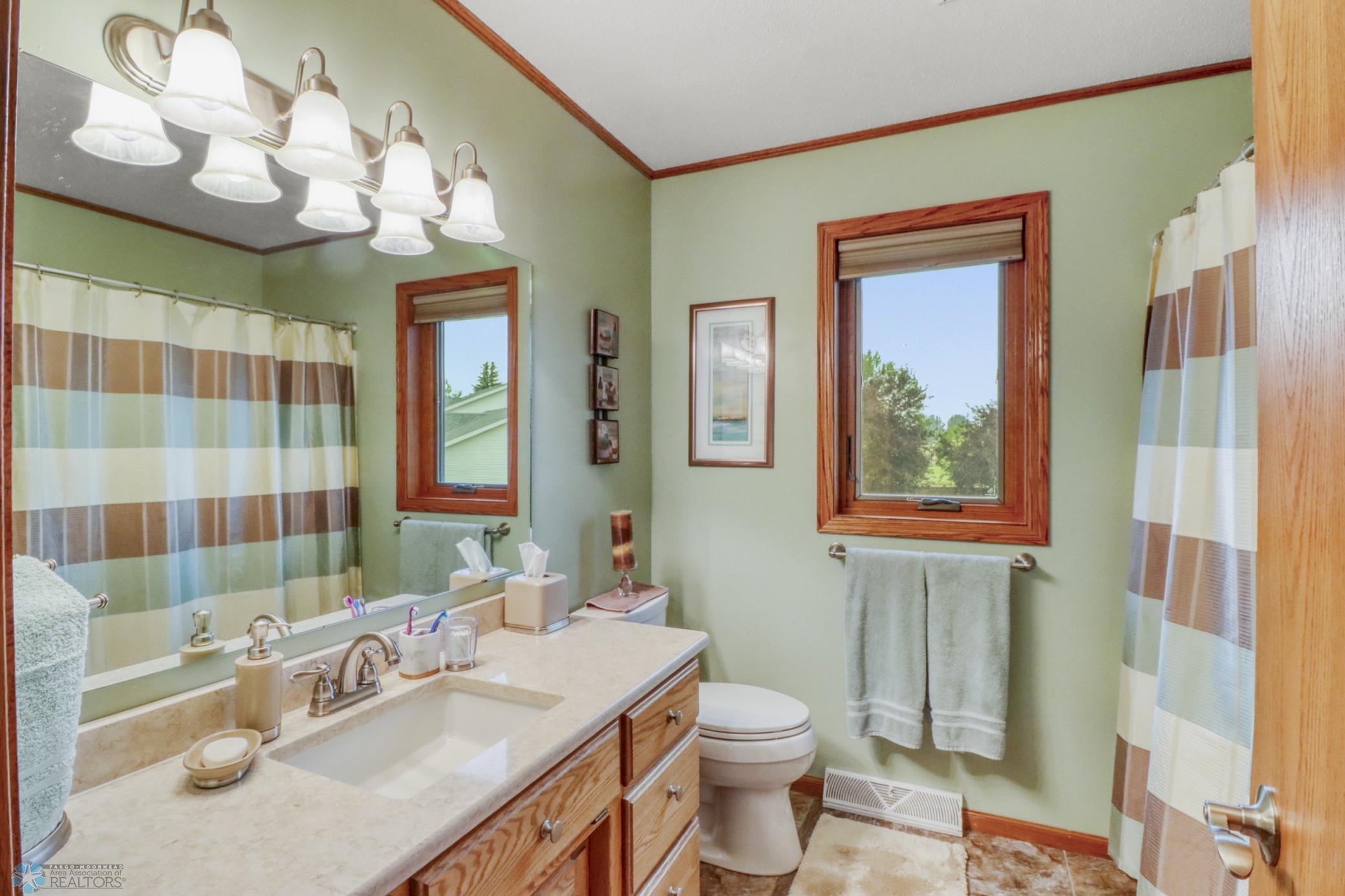 Upstairs Bathroom1_1.JPG