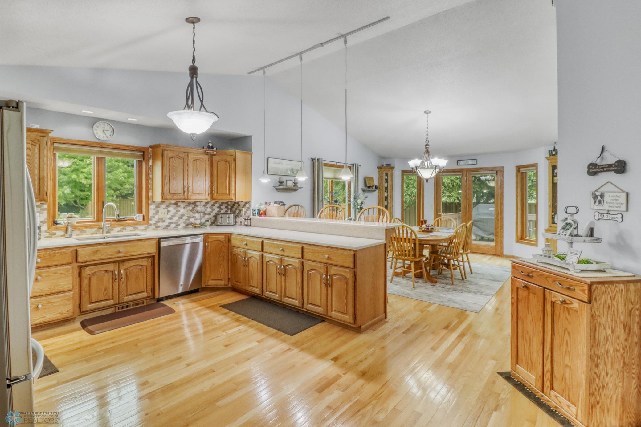 Kitchen1_4.JPG