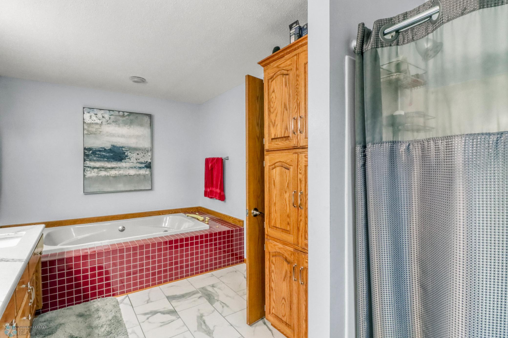 Primary Bathroom1_2.JPG