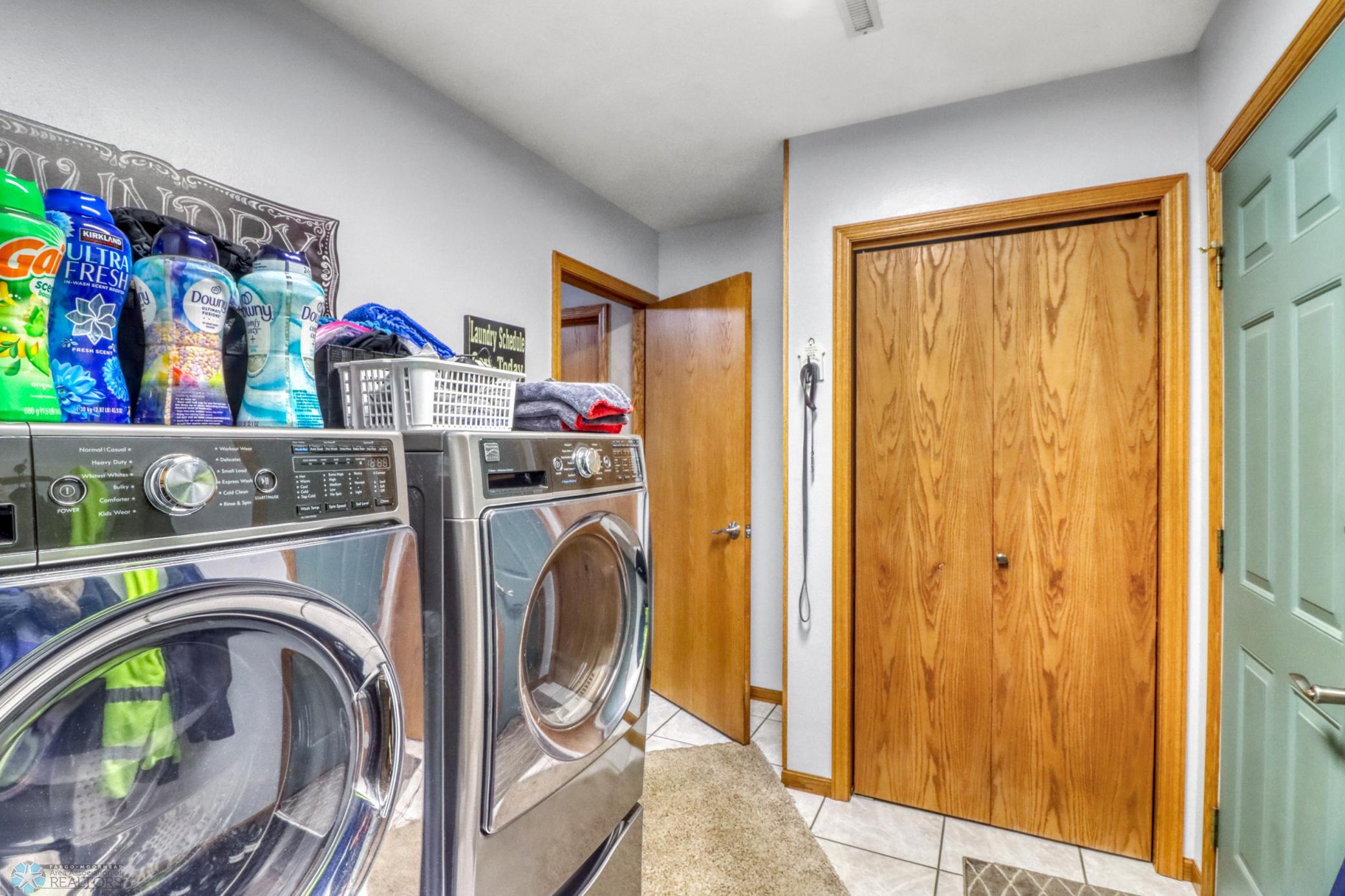 Laundry_mudroom off garage