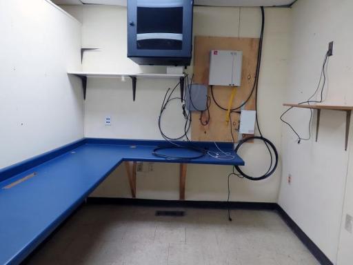 1301 3rd St W room.jpg