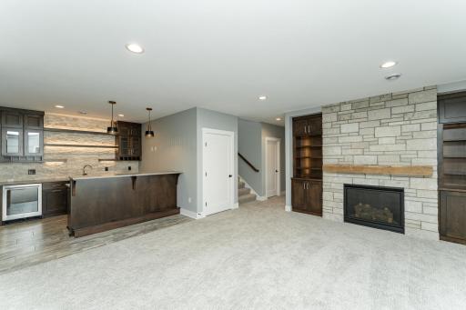 4868 Royal Oaks Circle SW, Rochester, MN 55902