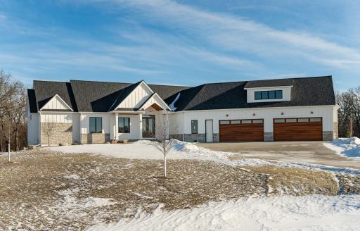4868 Royal Oaks Circle SW, Rochester, MN 55902
