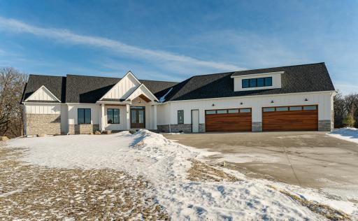 4868 Royal Oaks Circle SW, Rochester, MN 55902