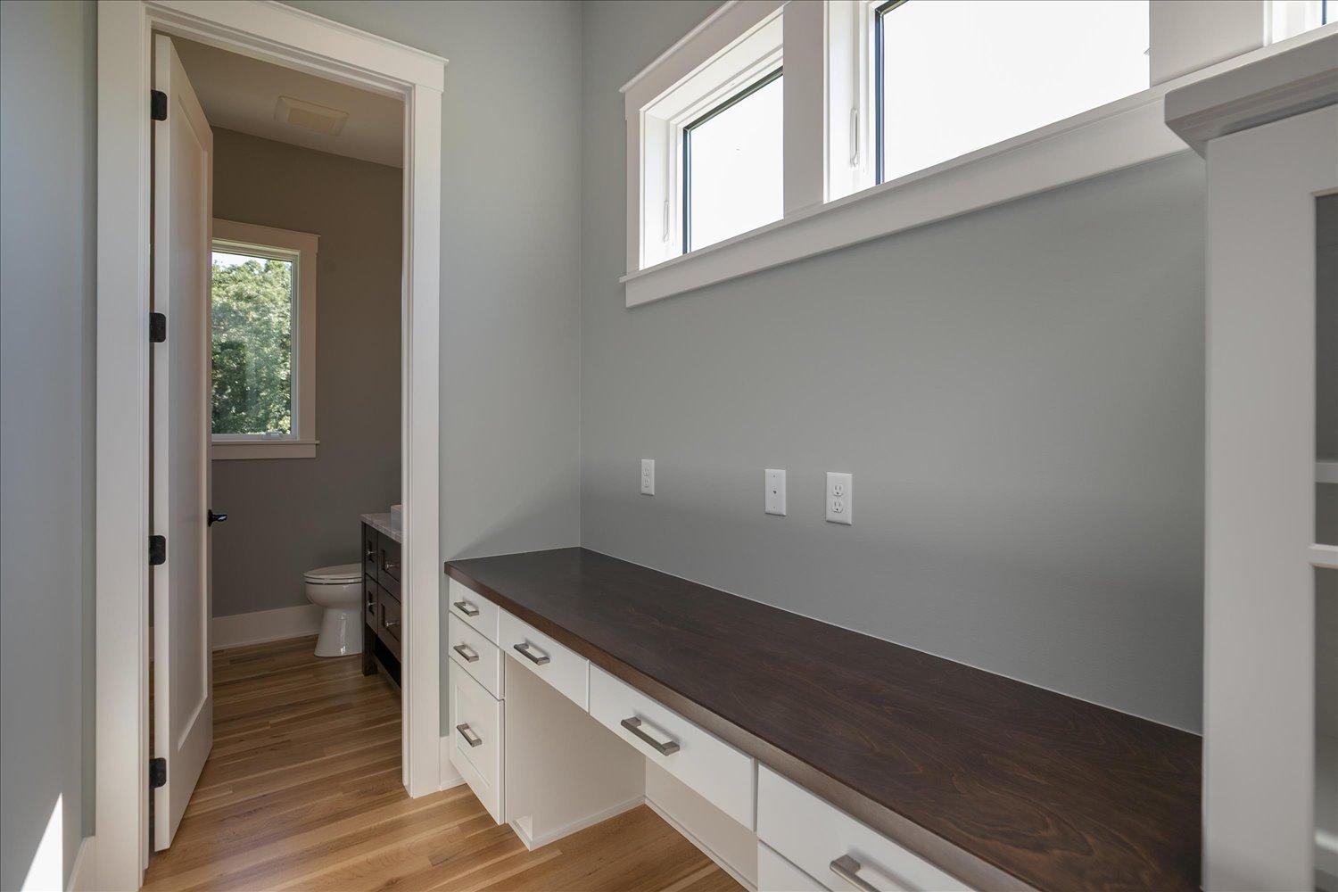 19-19-Desk.jpg