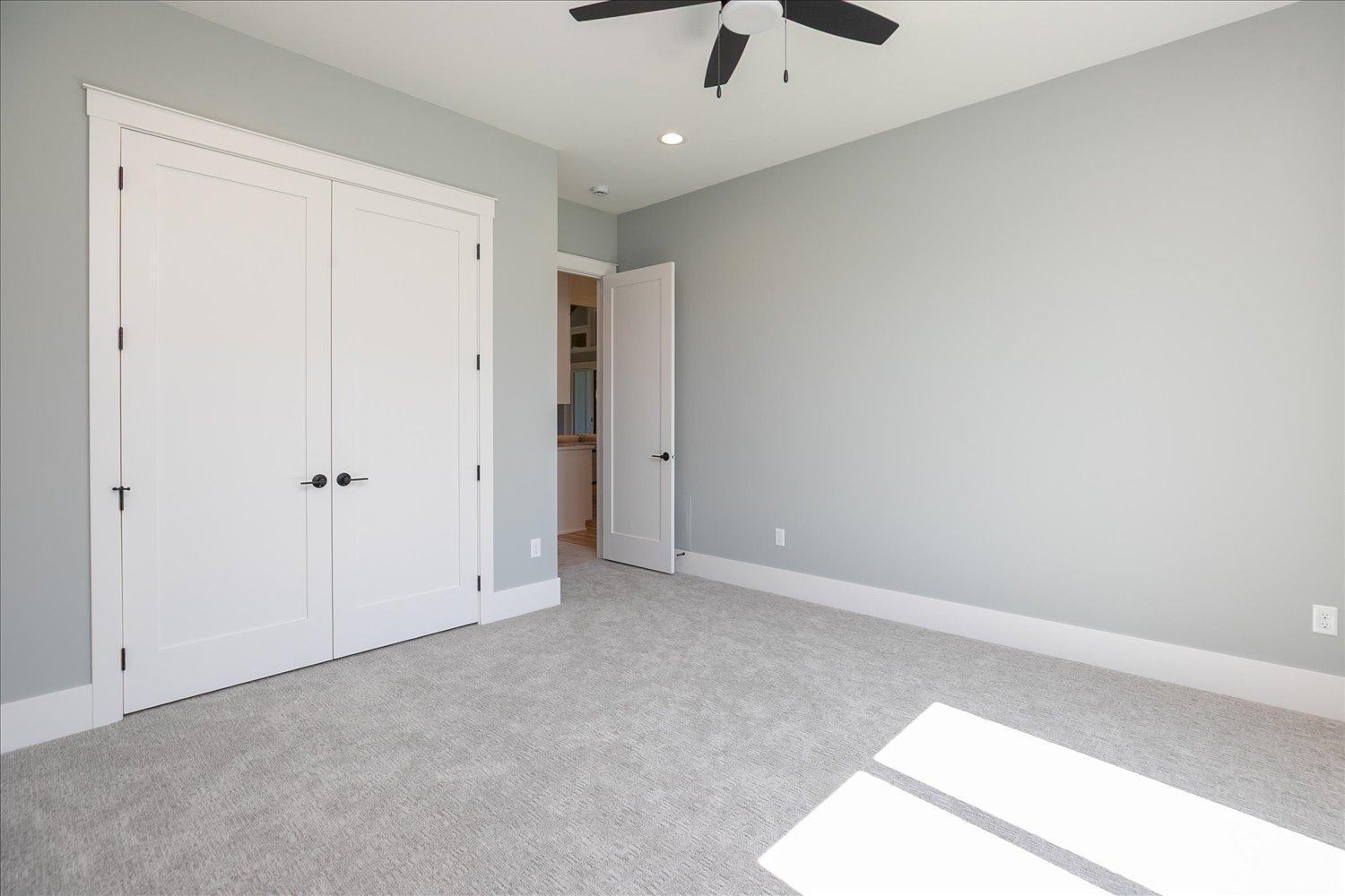 21-21-Bedroom.jpg