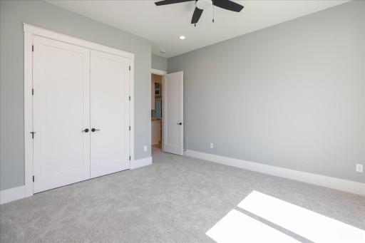4868 Royal Oaks Circle SW, Rochester, MN 55902