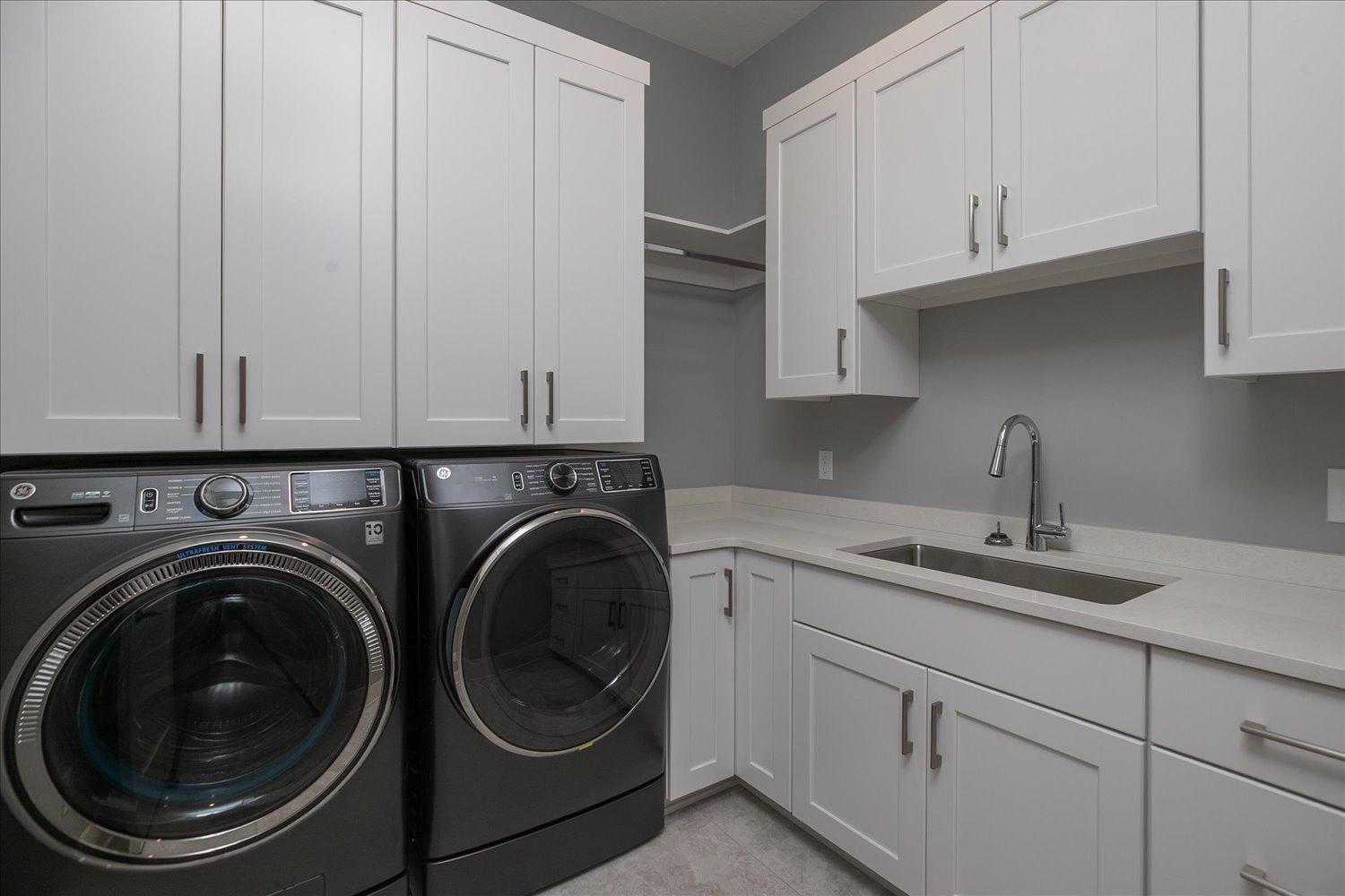 23-23-Laundry.jpg