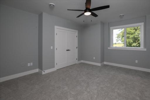 4868 Royal Oaks Circle SW, Rochester, MN 55902