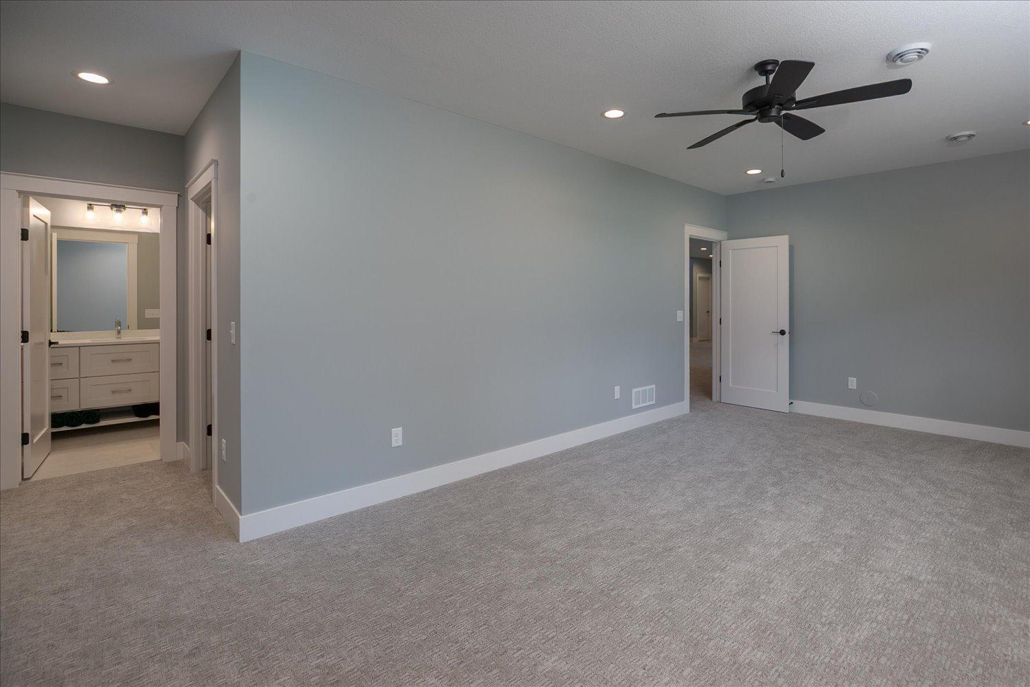 40-40-Bedroom.jpg