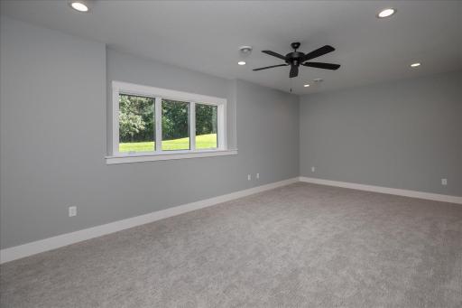 4868 Royal Oaks Circle SW, Rochester, MN 55902