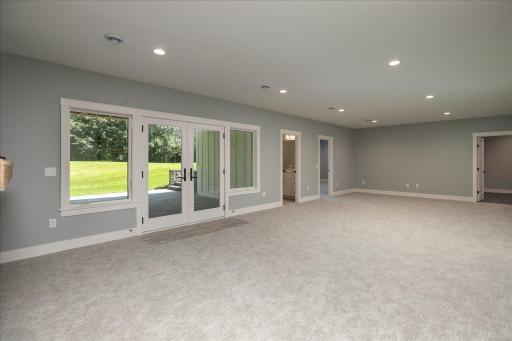 4868 Royal Oaks Circle SW, Rochester, MN 55902
