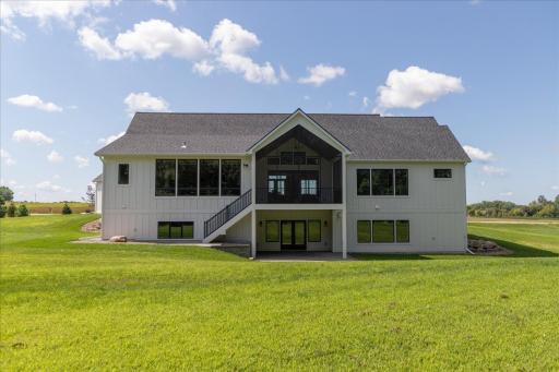 4868 Royal Oaks Circle SW, Rochester, MN 55902