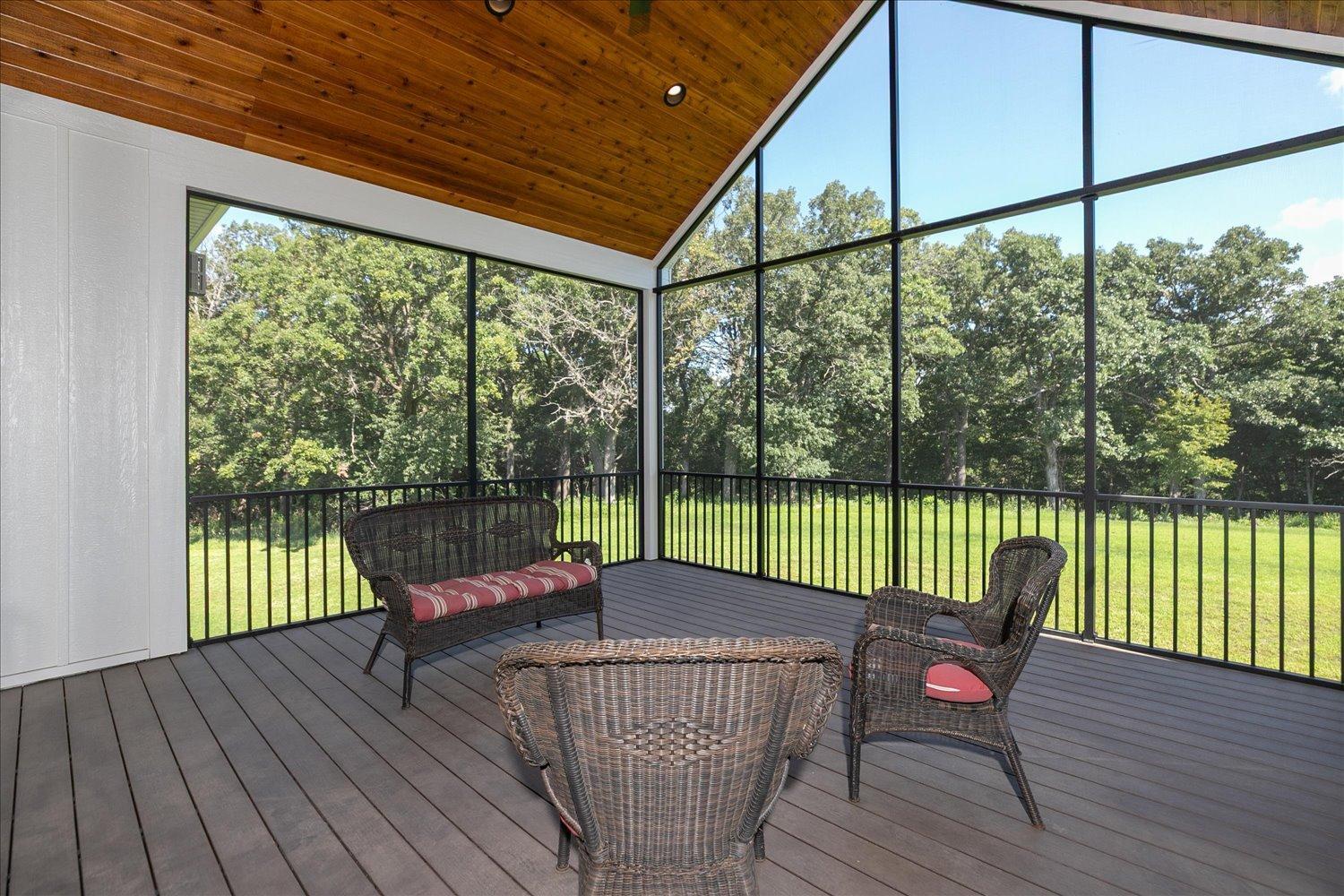 49-49-Screened Porch.jpg