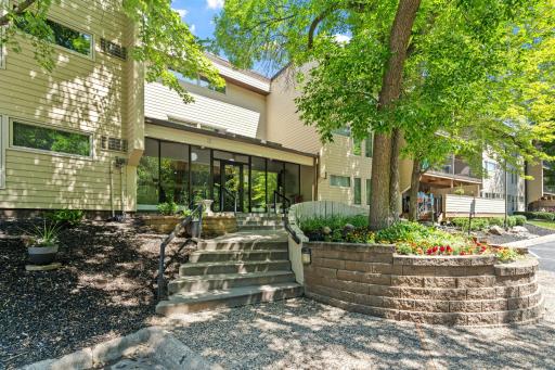 12600 Parkwood Drive, 210, Burnsville, MN 55337