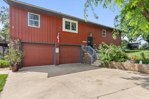 310 9th Street NW, Plainview, MN 55964