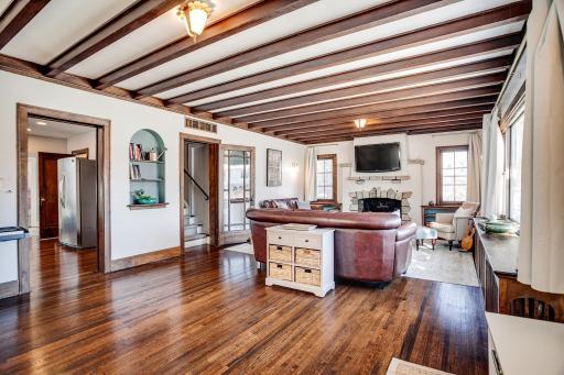 Welcome to 5800 Dupont Ave S, Mpls; a charming move-in ready duplex home!