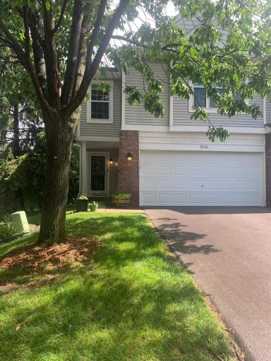 End-unit townhome | ~1,623 sq ft | 2 bed, 3 bath