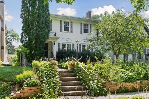 433 Thomas Avenue South - Spacecrafting - 0001.jpg