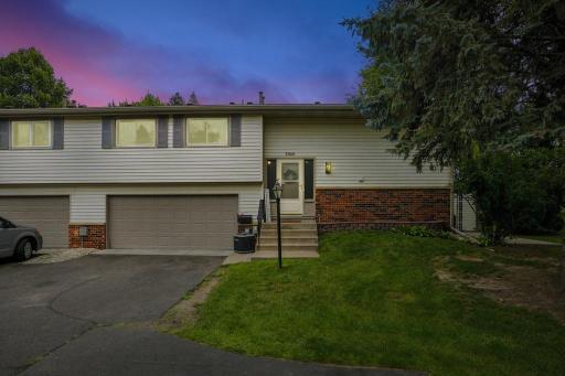 3565 Granada Place N, Oakdale, MN 55128