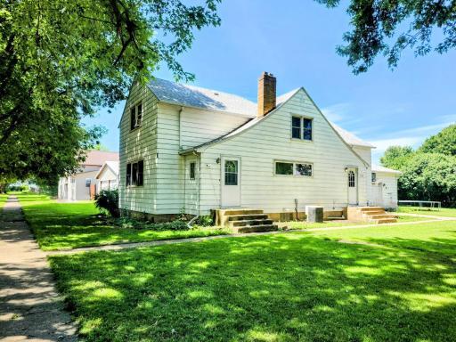 212 14th Street, Heron Lake, MN 56137