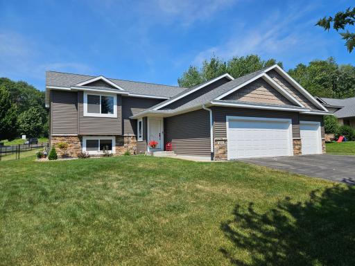 655 Glenmeadow Street, River Falls, WI 54022