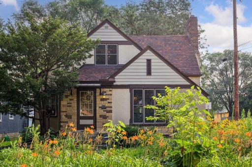 4200 Queen Avenue N, Minneapolis, MN 55412