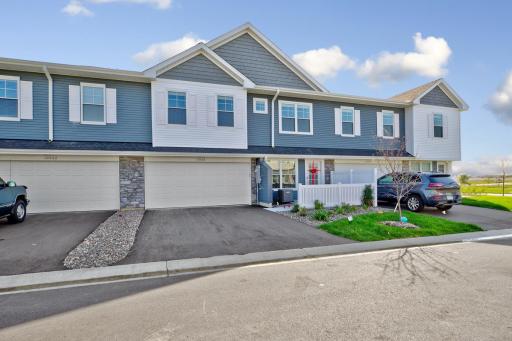 10518 Weston Way N, Osseo, MN 55369