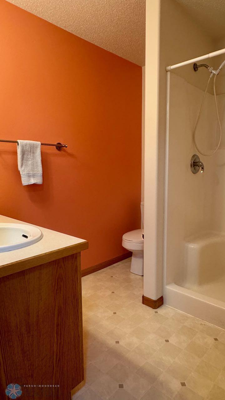 (36) Lower Level Bath.jpeg